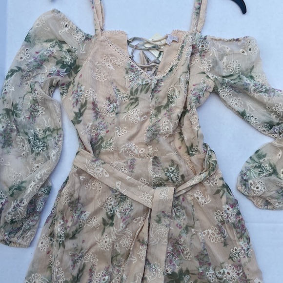 New GUESS Bree Eyelet Romper SZ S - Picture 5 of 6